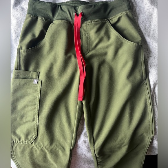 FIGS Dark Olive Kade Scrub Pants XXS Petite Perfect Condition - Picture 4 of 4